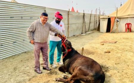 आफ लखनऊ एवं मेट्रोपोलिटन ऑफ इण्डियाविशप जॉन आगन्स्टीन ने माघ मेला क्षेत्र काभ्रमण किया और माघ मेला स्थित श्रद्धेय मुलायम