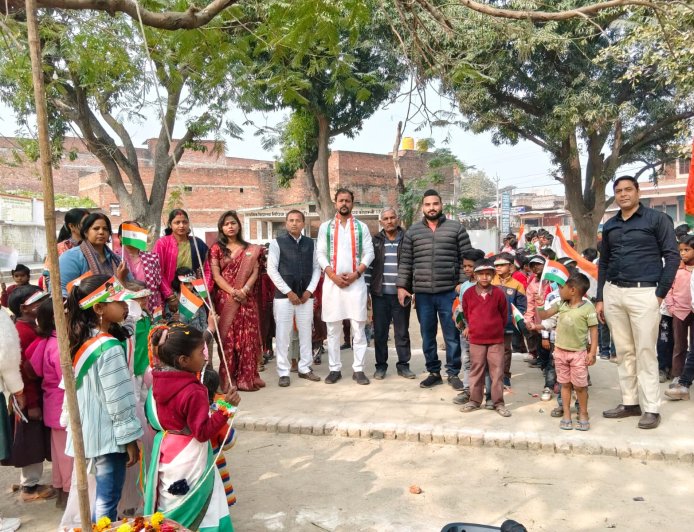 कंपोजिट विद्यालय सिंधिया में धूमधाम से मनाया गया गणतंत्र दिवस