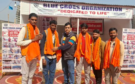 ब्लू क्रॉस आर्गेनाइजेशन ने सफाई कर्मी को किया सम्मानित 